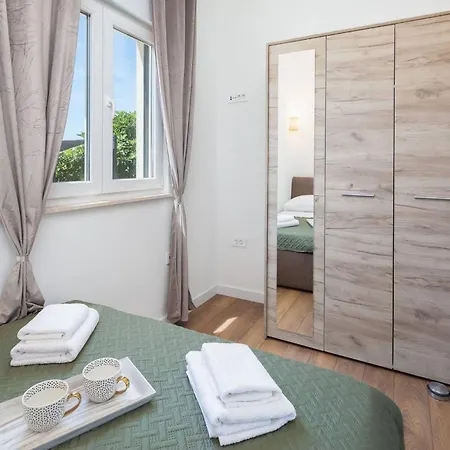 Nana And Gigo Apartamento Kaštela