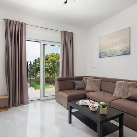 Nana And Gigo Apartamento Kaštela